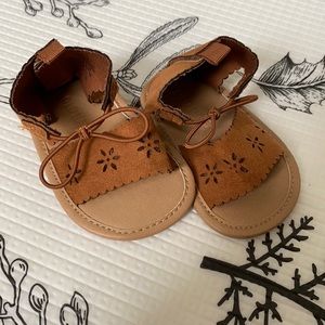 Old Navy Sandals 3-6M EUC (3 for $20)